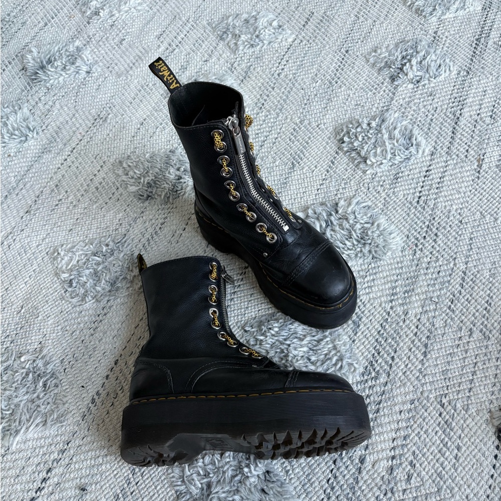 Dr Martens - Picture 4 of 10
